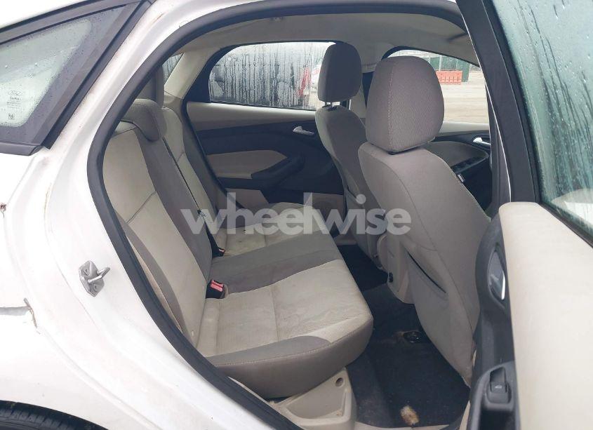 Photo 8 of 2013 Ford Focus SE (VIN 1FADP3F25DL221207)