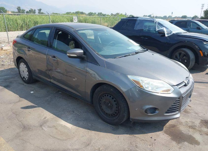 2013 Ford Focus SE (VIN 1FADP3F25DL222115) main photo