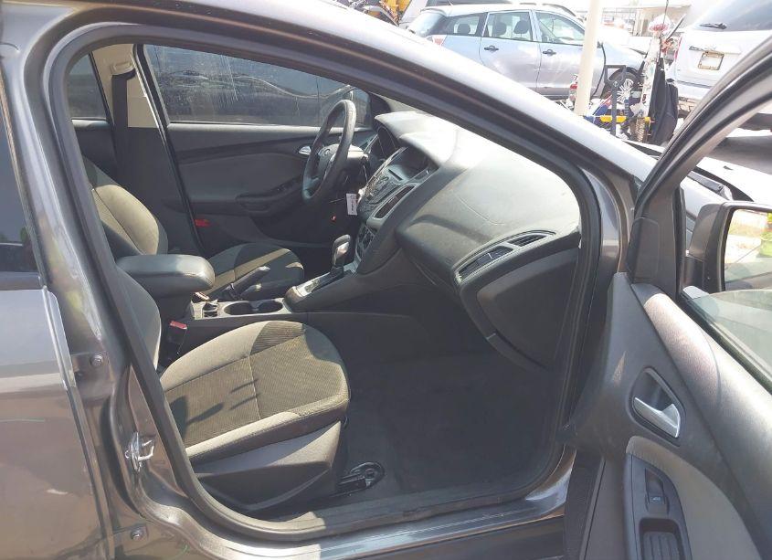 Photo 5 of 2013 Ford Focus SE (VIN 1FADP3F25DL222115)