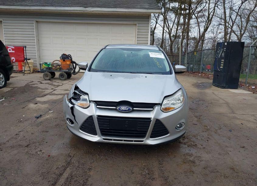 Photo 12 of 2013 Ford Focus SE (VIN 1FADP3F25DL236175)