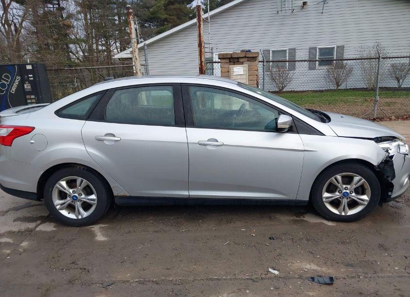 Photo 13 of 2013 Ford Focus SE (VIN 1FADP3F25DL236175)
