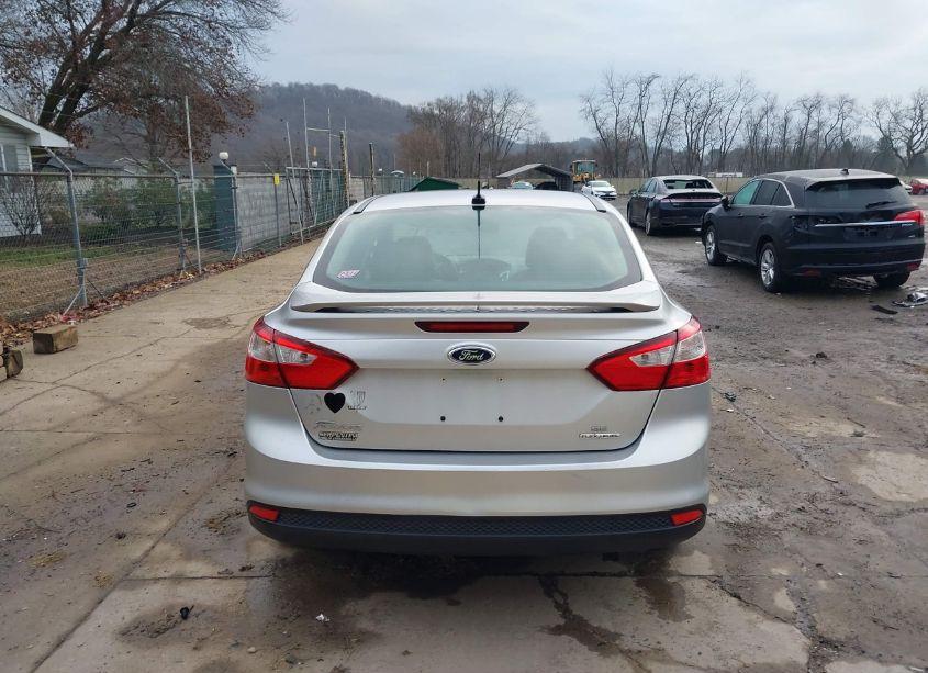 Photo 16 of 2013 Ford Focus SE (VIN 1FADP3F25DL236175)