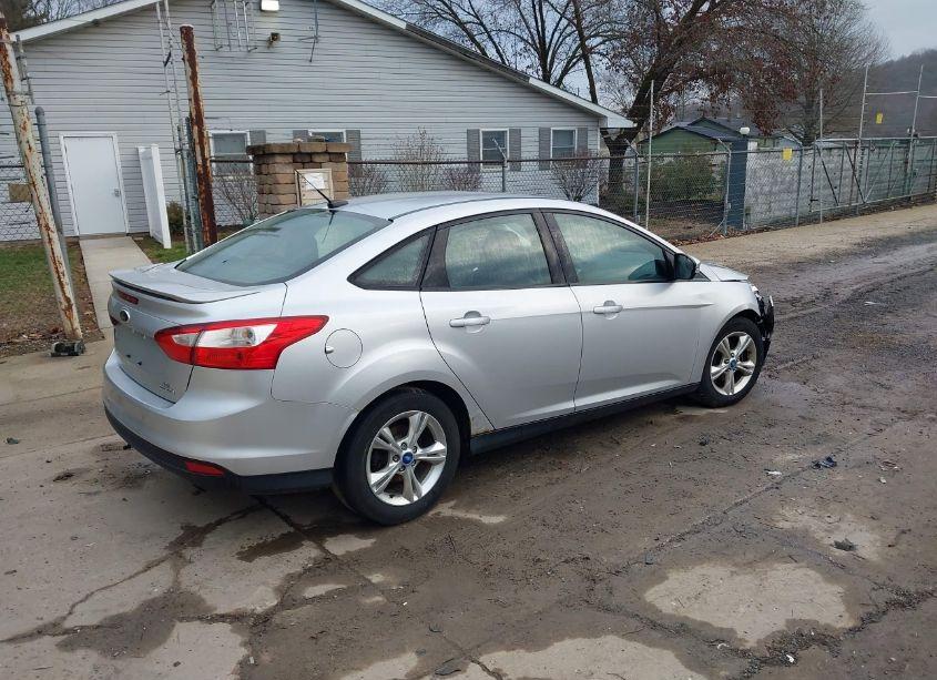 Photo 4 of 2013 Ford Focus SE (VIN 1FADP3F25DL236175)