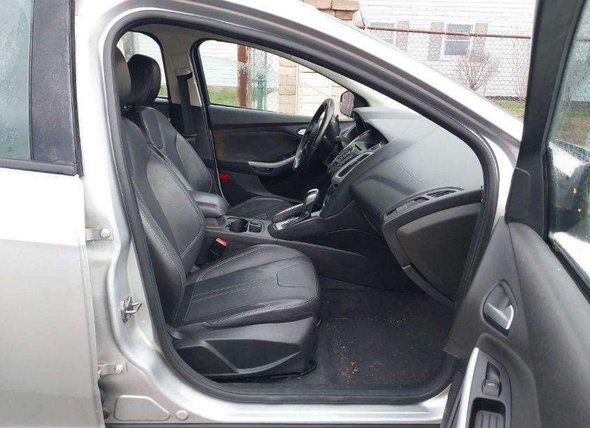 Photo 5 of 2013 Ford Focus SE (VIN 1FADP3F25DL236175)