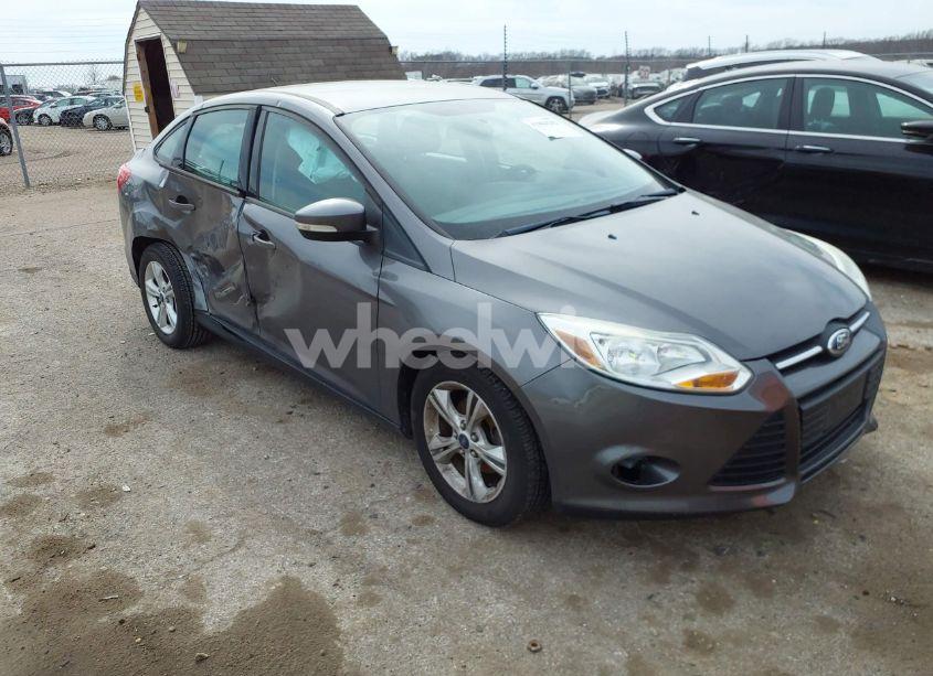 2013 Ford Focus SE (VIN 1FADP3F25DL249833) main photo