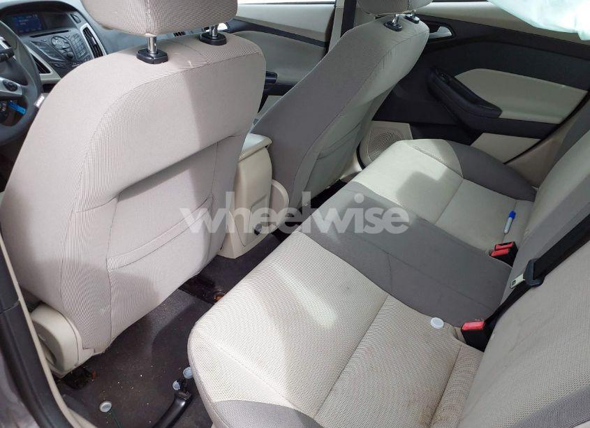 Photo 8 of 2013 Ford Focus SE (VIN 1FADP3F25DL249833)