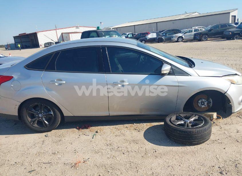 Photo 13 of 2013 Ford Focus SE (VIN 1FADP3F25DL259777)