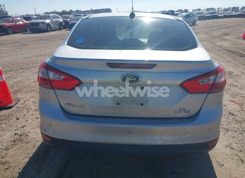 Photo 16 of 2013 Ford Focus SE (VIN 1FADP3F25DL259777)