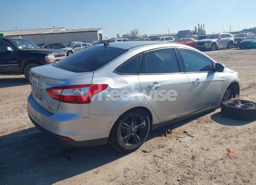 Photo 4 of 2013 Ford Focus SE (VIN 1FADP3F25DL259777)