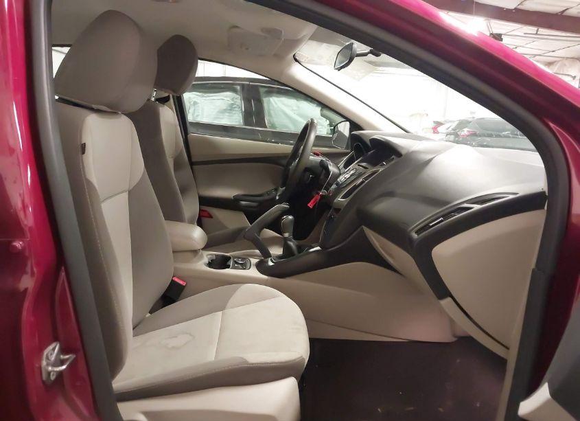 Photo 5 of 2013 Ford Focus SE (VIN 1FADP3F25DL271153)