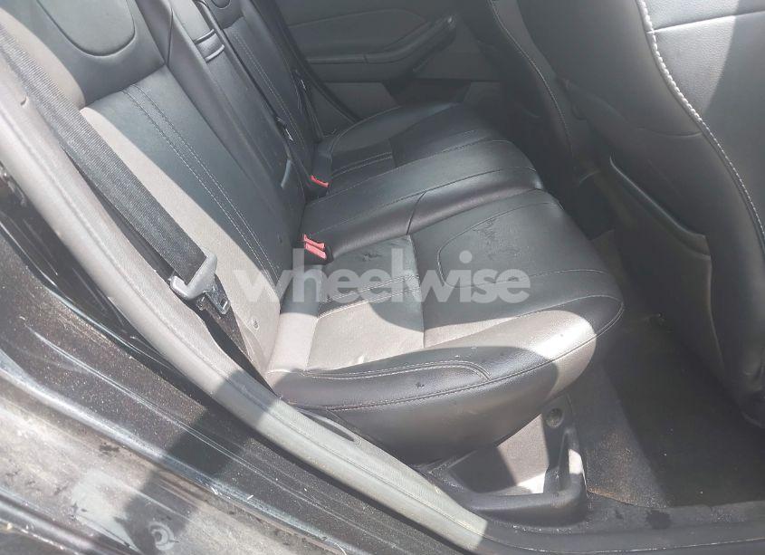 Photo 8 of 2013 Ford Focus SE (VIN 1FADP3F25DL283531)