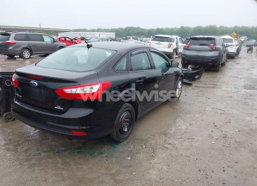 Photo 4 of 2013 Ford Focus SE (VIN 1FADP3F25DL300831)