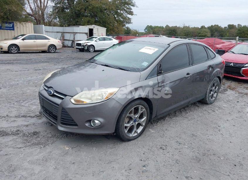Photo 2 of 2013 Ford Focus SE (VIN 1FADP3F25DL327141)