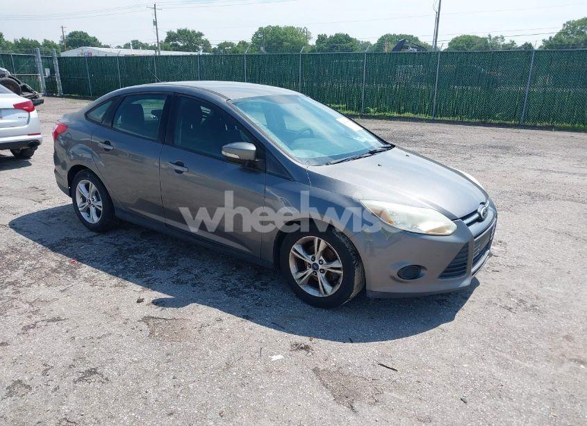 2013 Ford Focus SE (VIN 1FADP3F25DL337961) main photo