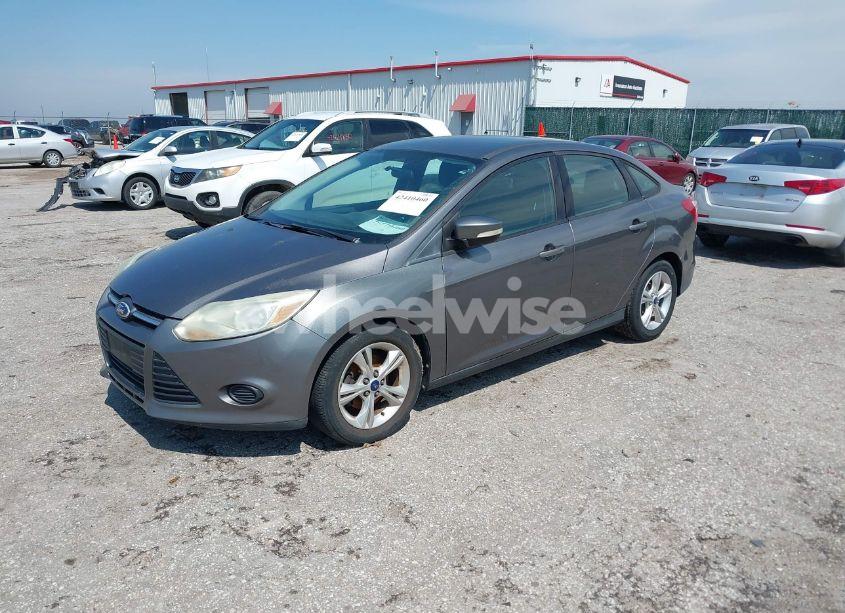 Photo 2 of 2013 Ford Focus SE (VIN 1FADP3F25DL337961)