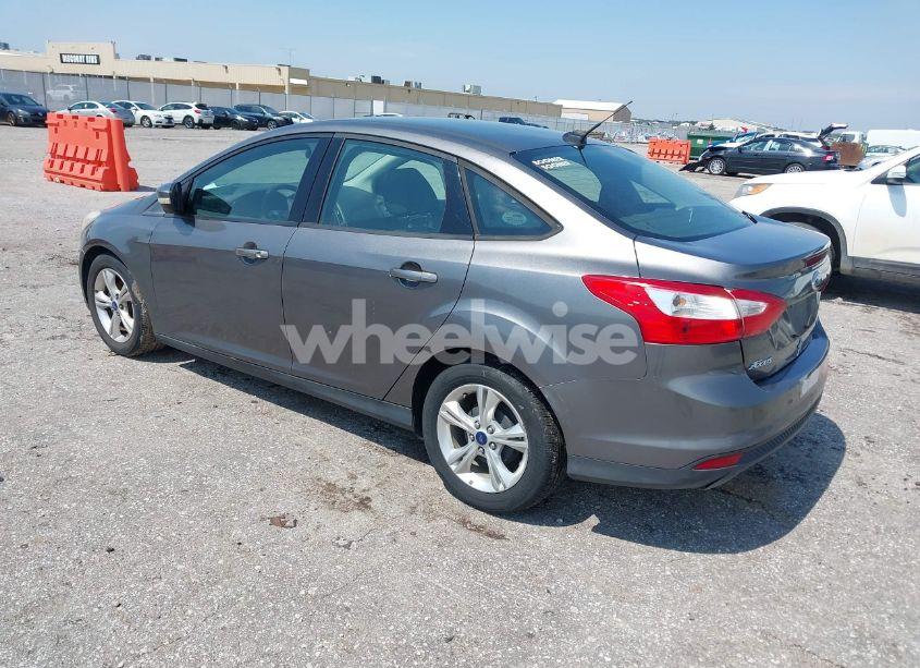 Photo 3 of 2013 Ford Focus SE (VIN 1FADP3F25DL337961)