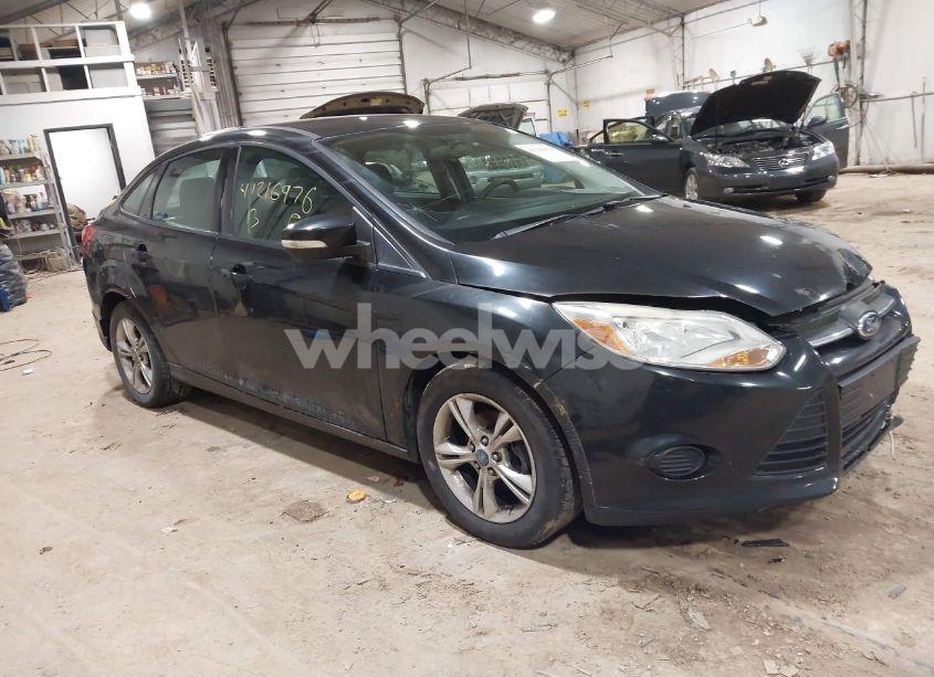 2013 Ford Focus SE (VIN 1FADP3F25DL350595) main photo