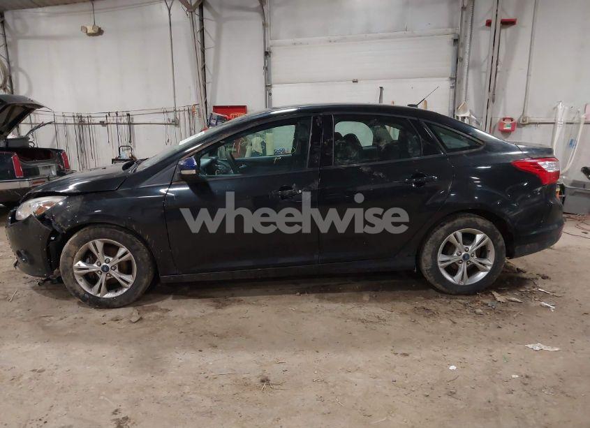 Photo 14 of 2013 Ford Focus SE (VIN 1FADP3F25DL350595)