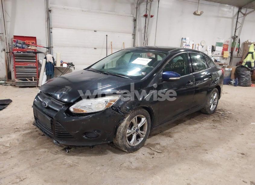 Photo 2 of 2013 Ford Focus SE (VIN 1FADP3F25DL350595)