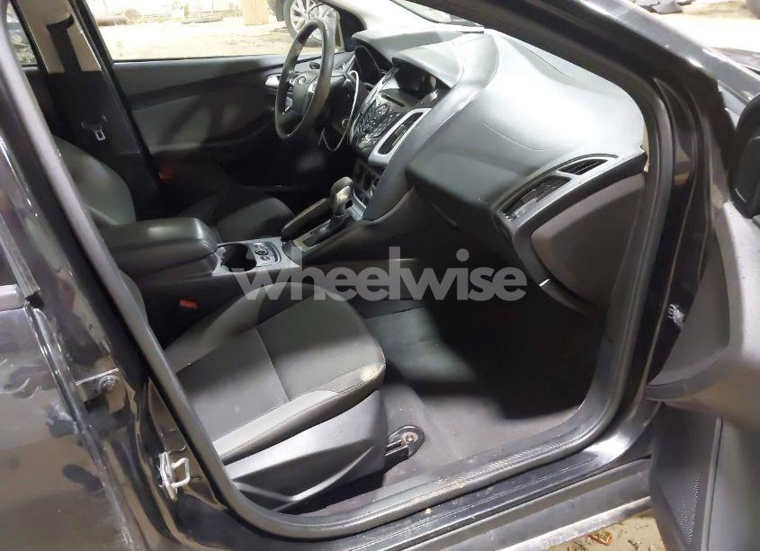 Photo 5 of 2013 Ford Focus SE (VIN 1FADP3F25DL350595)