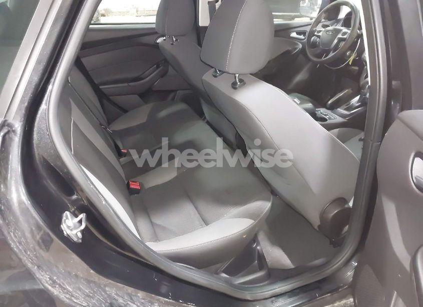 Photo 8 of 2013 Ford Focus SE (VIN 1FADP3F25DL350595)