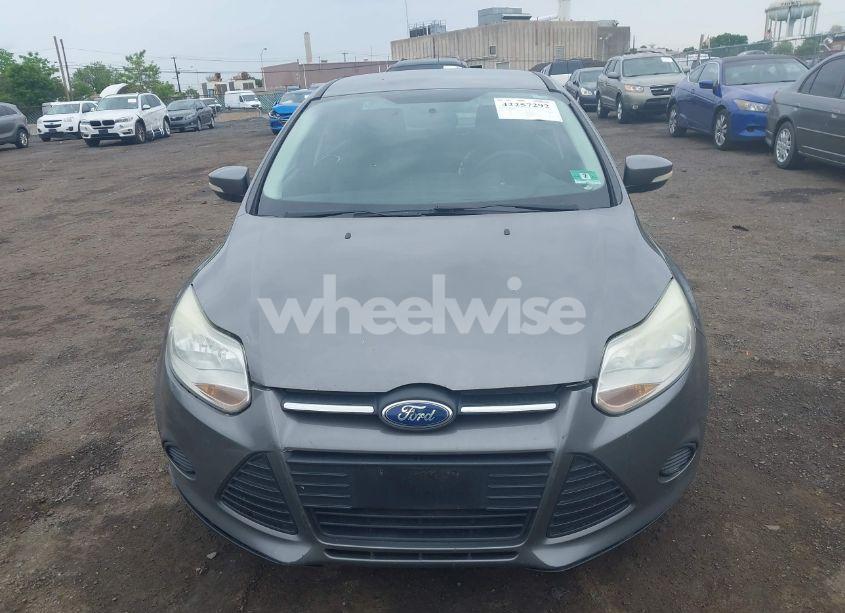 Photo 12 of 2013 Ford Focus SE (VIN 1FADP3F25DL358423)