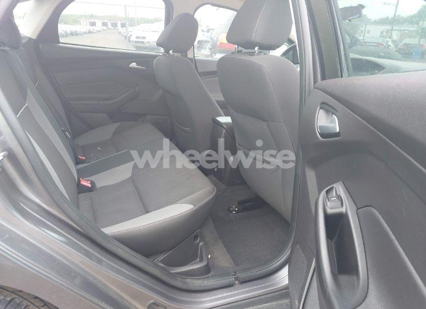 Photo 8 of 2013 Ford Focus SE (VIN 1FADP3F25DL358423)