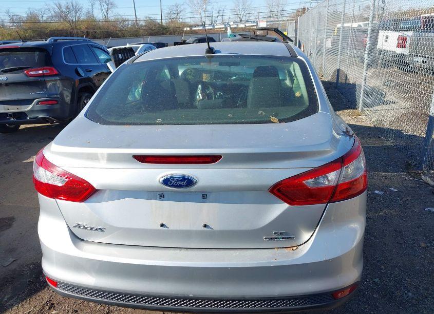 Photo 16 of 2013 Ford Focus SE (VIN 1FADP3F25DL361029)