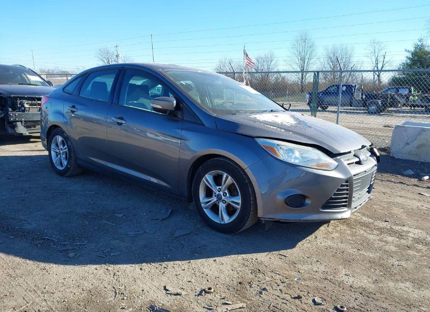 2014 Ford Focus SE (VIN 1FADP3F25EL129922) main photo