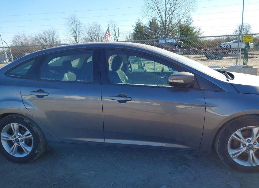 Photo 13 of 2014 Ford Focus SE (VIN 1FADP3F25EL129922)