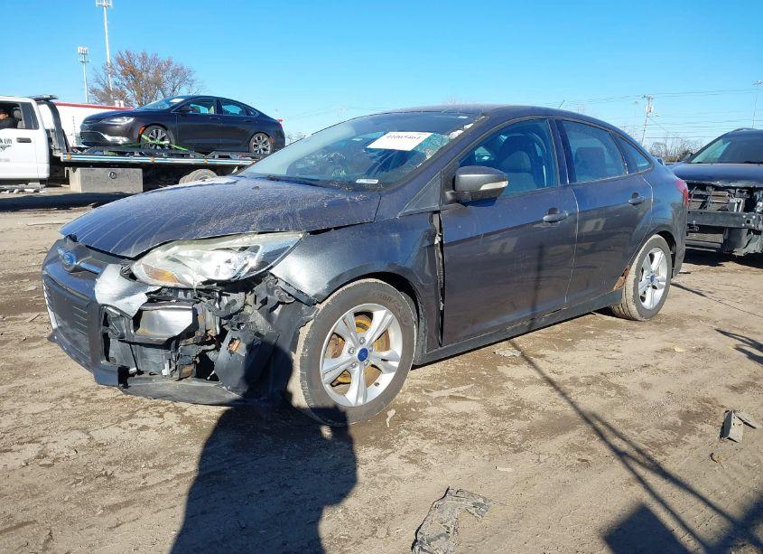Photo 2 of 2014 Ford Focus SE (VIN 1FADP3F25EL129922)