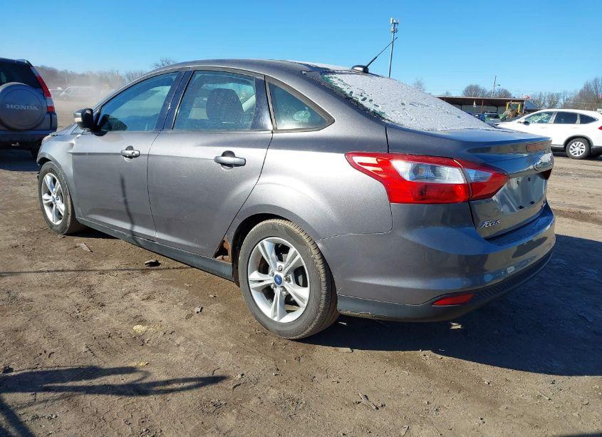 Photo 3 of 2014 Ford Focus SE (VIN 1FADP3F25EL129922)