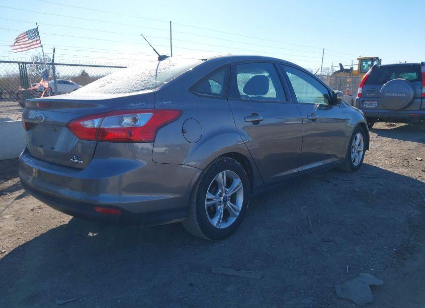 Photo 4 of 2014 Ford Focus SE (VIN 1FADP3F25EL129922)