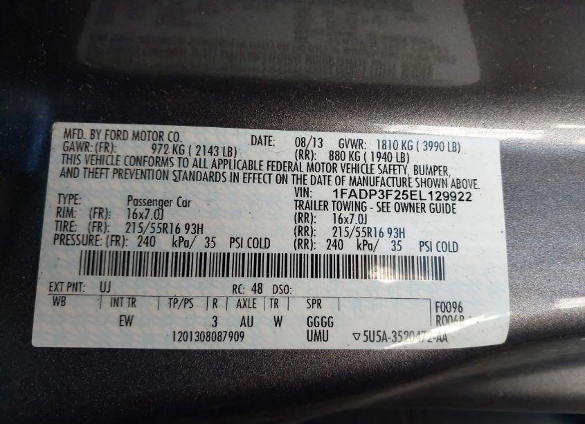 Photo 9 of 2014 Ford Focus SE (VIN 1FADP3F25EL129922)