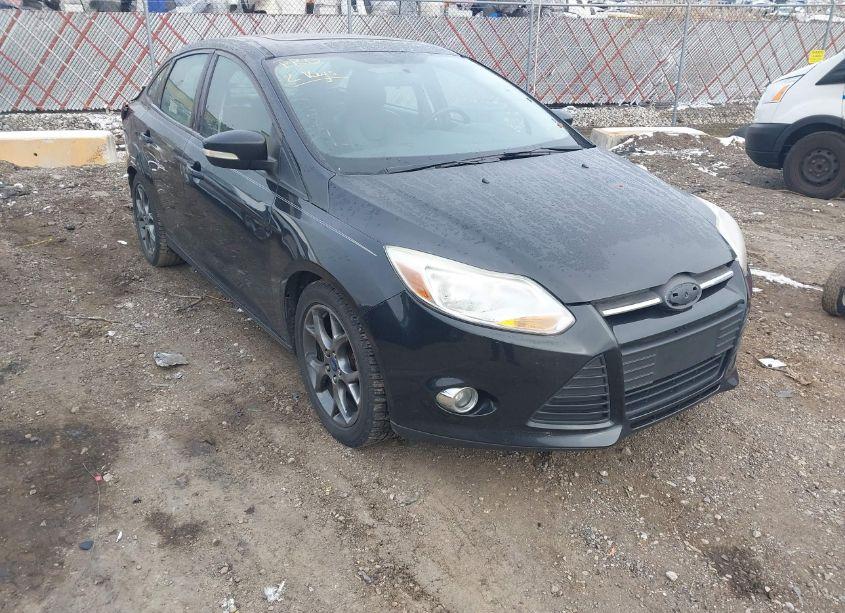 2014 Ford Focus SE (VIN 1FADP3F25EL148566) main photo