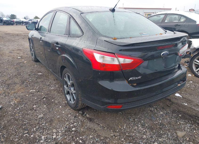 Photo 3 of 2014 Ford Focus SE (VIN 1FADP3F25EL148566)