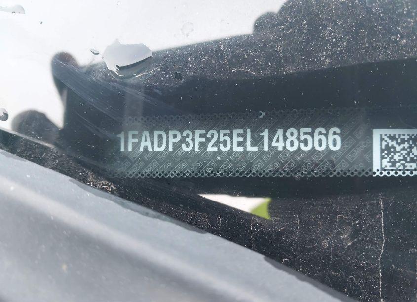 Photo 9 of 2014 Ford Focus SE (VIN 1FADP3F25EL148566)