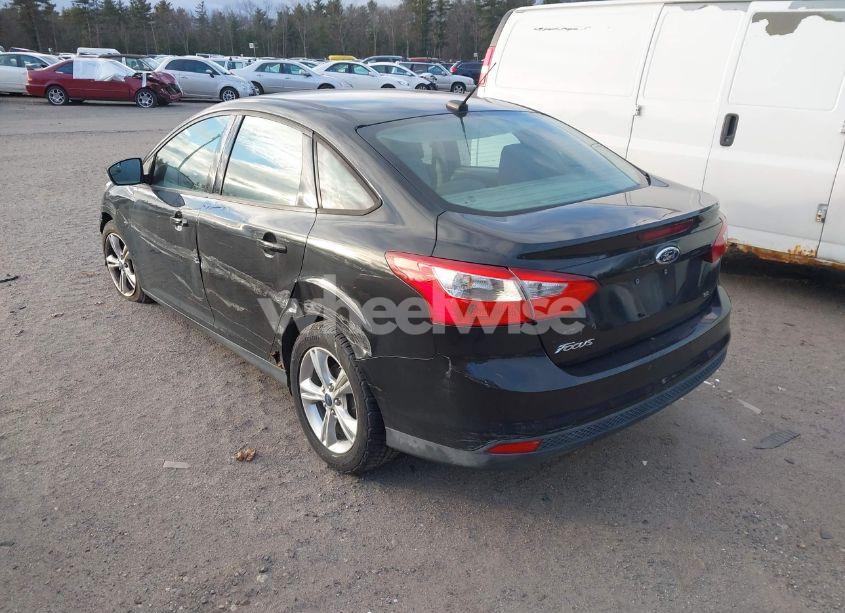 Photo 3 of 2014 Ford Focus SE (VIN 1FADP3F25EL151824)