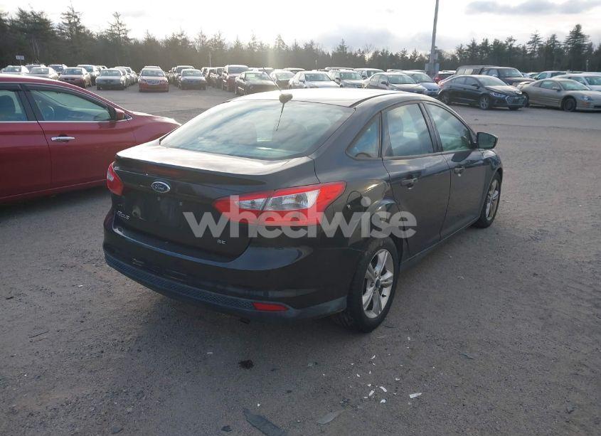 Photo 4 of 2014 Ford Focus SE (VIN 1FADP3F25EL151824)