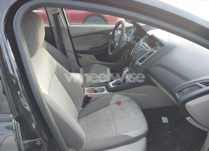 Photo 5 of 2014 Ford Focus SE (VIN 1FADP3F25EL151824)