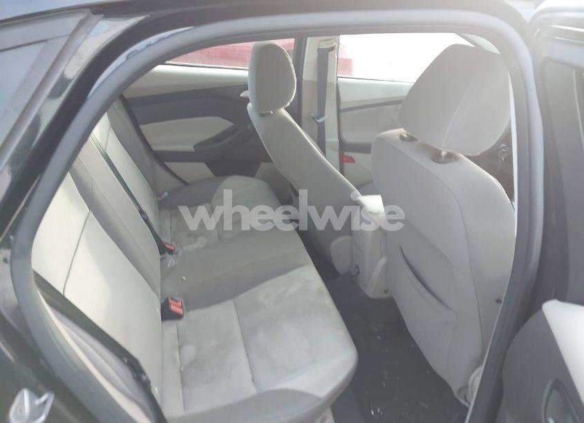 Photo 8 of 2014 Ford Focus SE (VIN 1FADP3F25EL151824)
