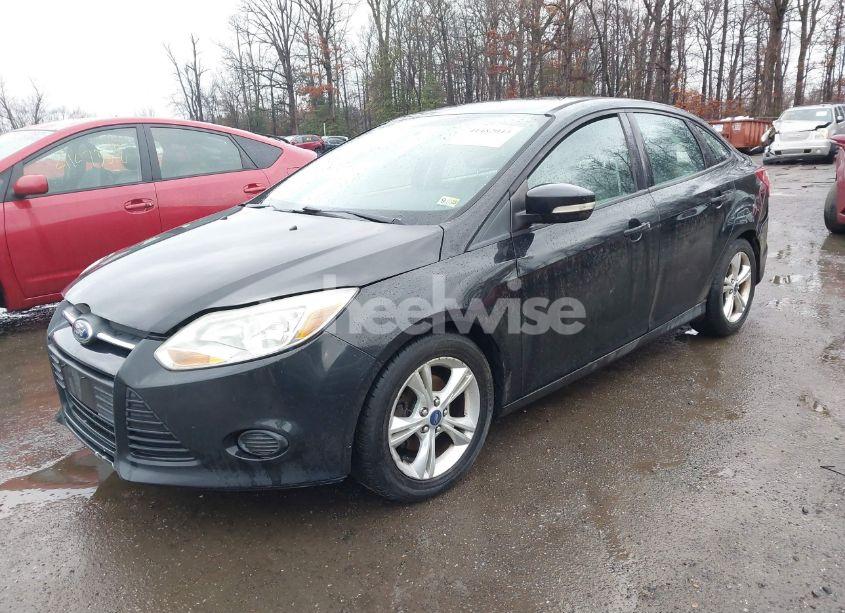 Photo 2 of 2014 Ford Focus SE (VIN 1FADP3F25EL152827)