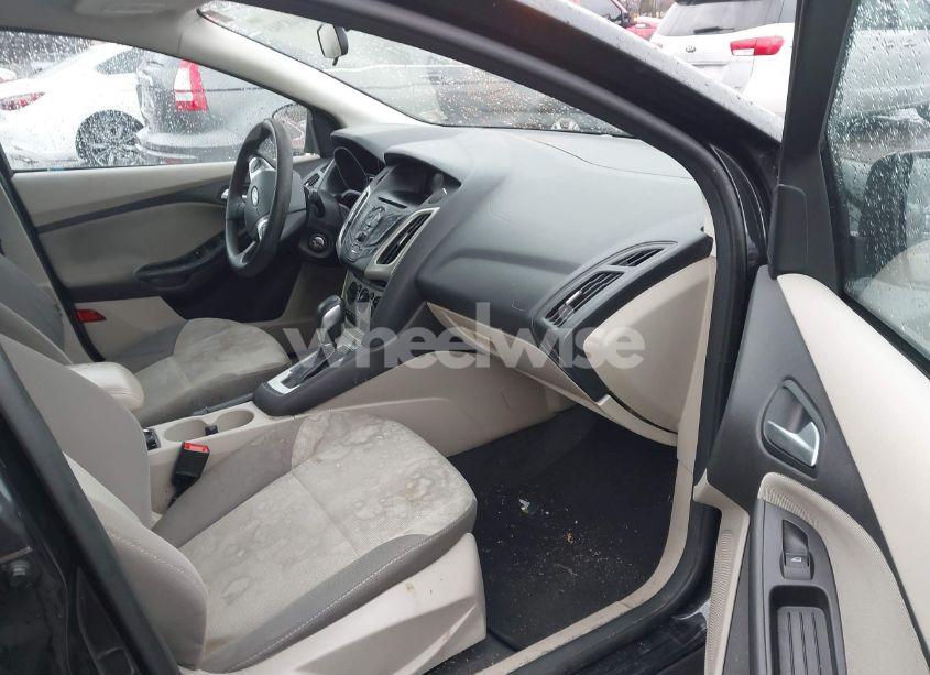 Photo 5 of 2014 Ford Focus SE (VIN 1FADP3F25EL152827)