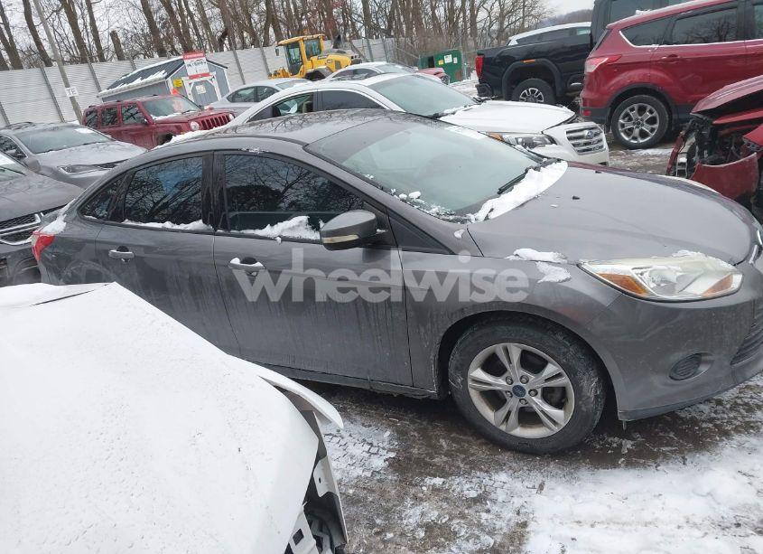 Photo 13 of 2014 Ford Focus SE (VIN 1FADP3F25EL159034)