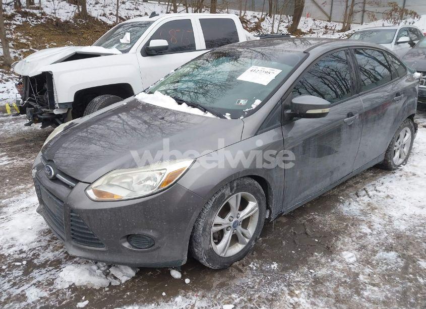Photo 2 of 2014 Ford Focus SE (VIN 1FADP3F25EL159034)