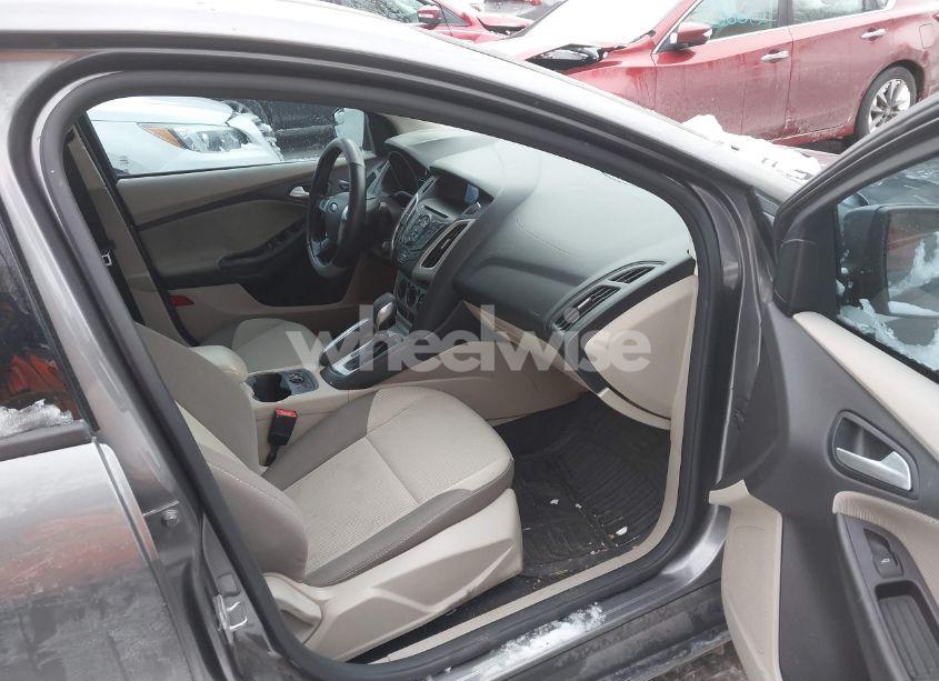 Photo 5 of 2014 Ford Focus SE (VIN 1FADP3F25EL159034)