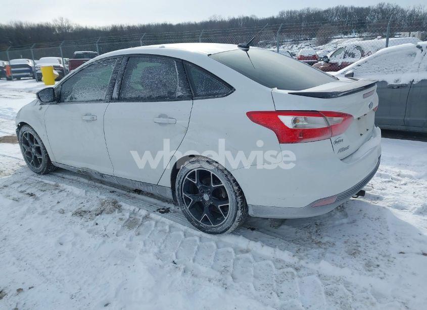 Photo 3 of 2014 Ford Focus SE (VIN 1FADP3F25EL166615)
