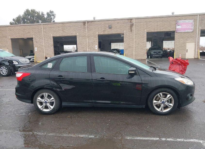 Photo 13 of 2014 Ford Focus SE (VIN 1FADP3F25EL176304)