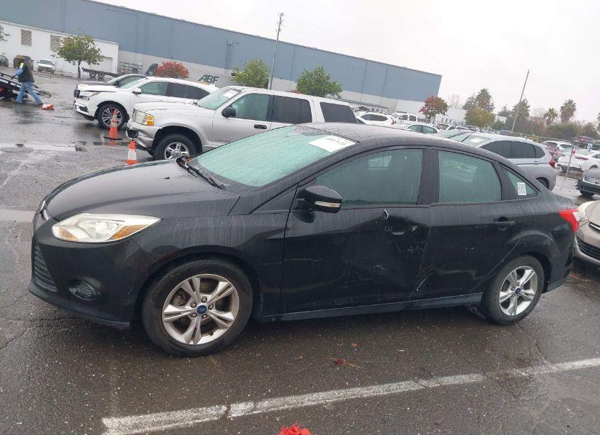 Photo 14 of 2014 Ford Focus SE (VIN 1FADP3F25EL176304)