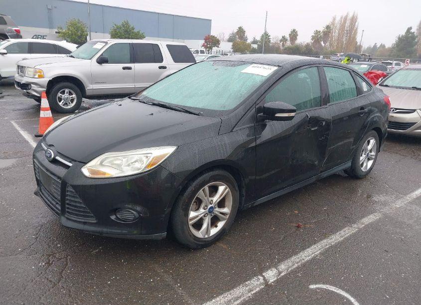 Photo 2 of 2014 Ford Focus SE (VIN 1FADP3F25EL176304)